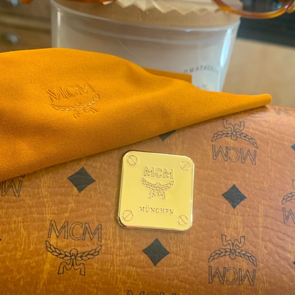 MCM Bundle Sunglasses with Hard Case & Cleaning Cloth New and Authentic - Picture 3 of 15